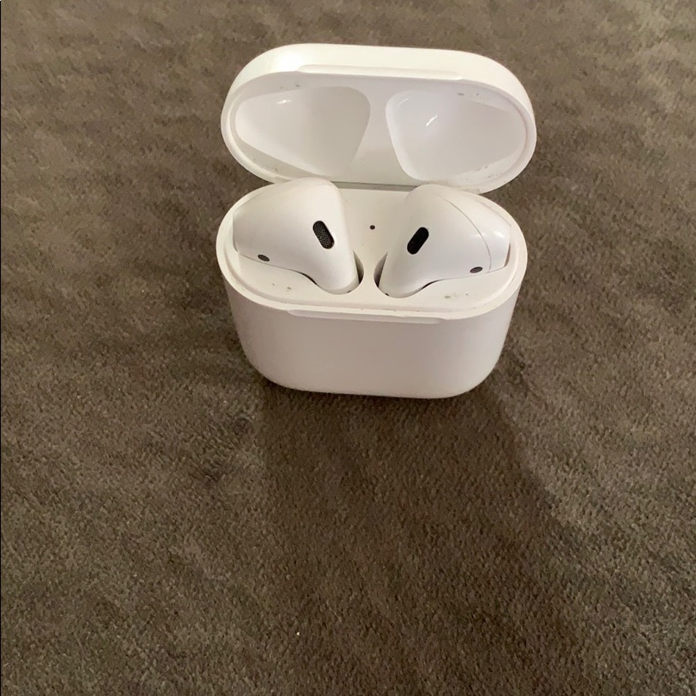 Apple AirPods with charging case